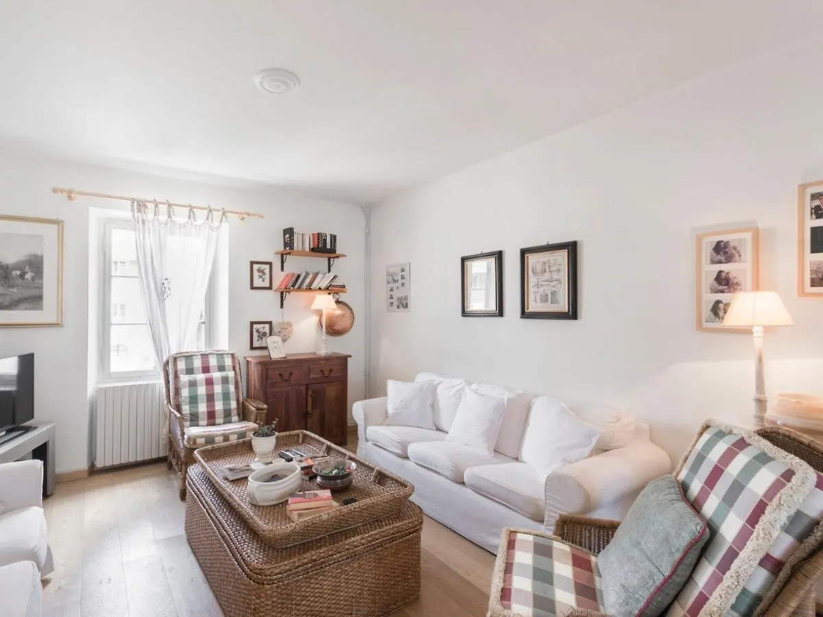 Apartment Tenuta Naiano Leonardo Cavaion Veronese Italy